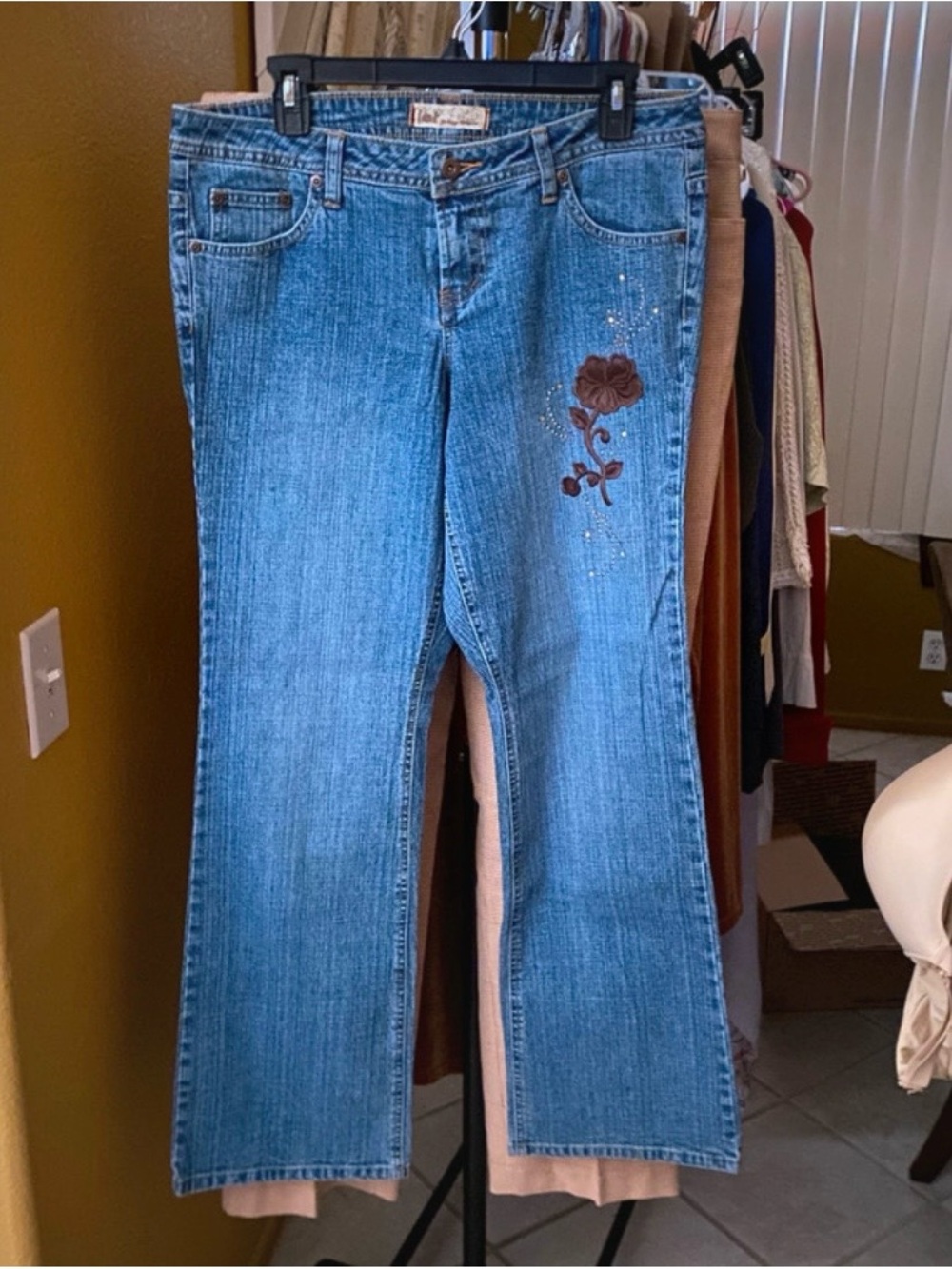 l.e.i. Jeans with Floral Embroidery and bling
